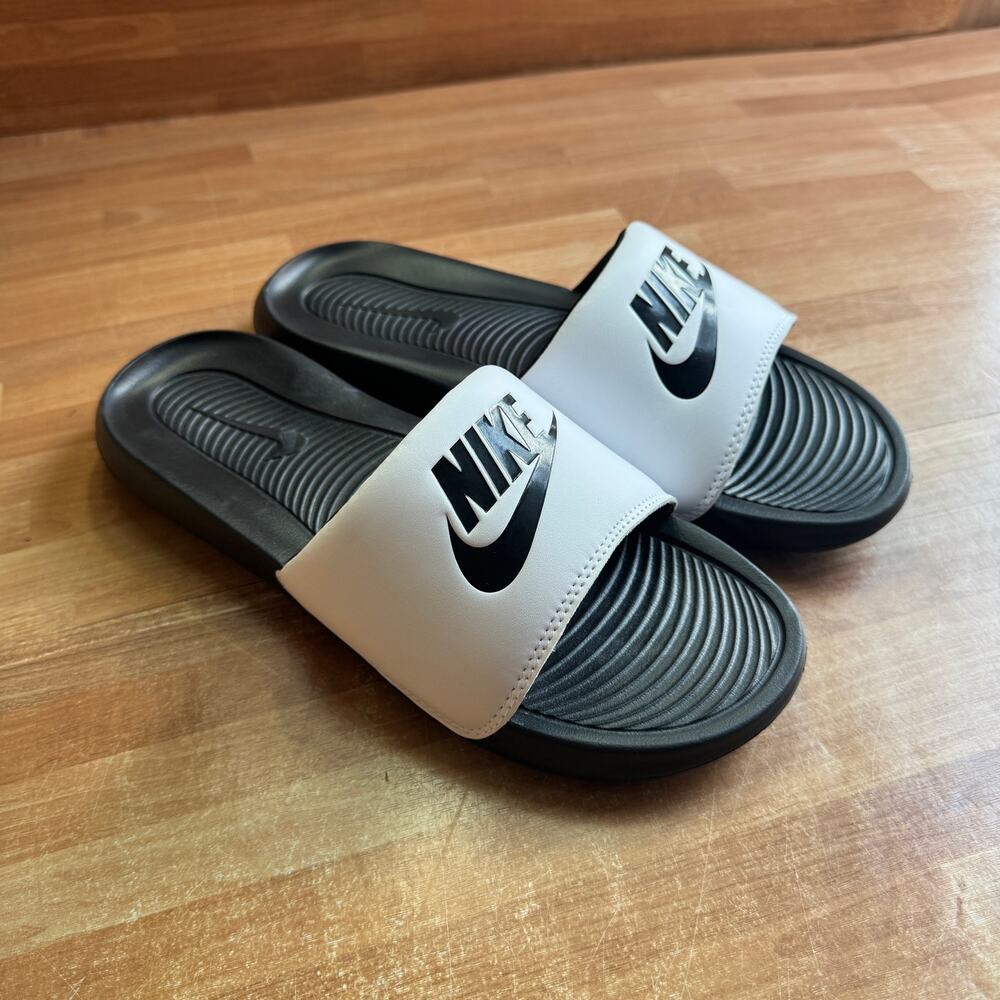 Nike Victori One Slides size 8